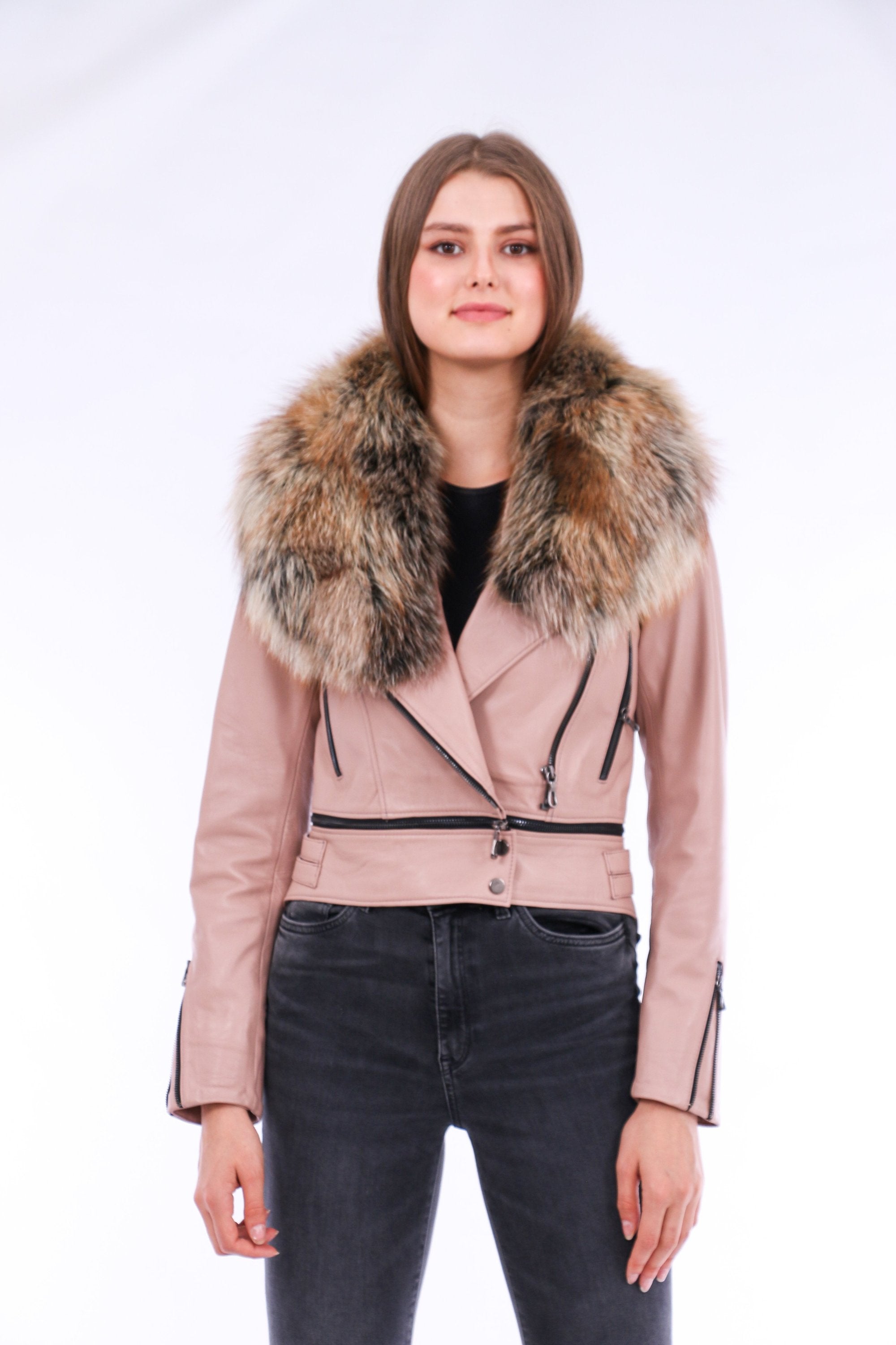 The Elegance of a Chic Pink Leather Jacket